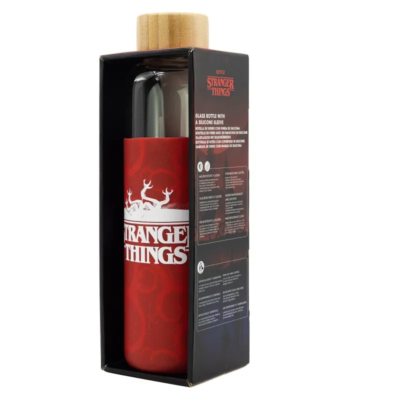Sklenená fľaša so silikónovým povrchom STRANGER THINGS 585ml, 00694 Sklenená fľaša so silikónovým povrchom STRANGER THINGS 585ml, 00694