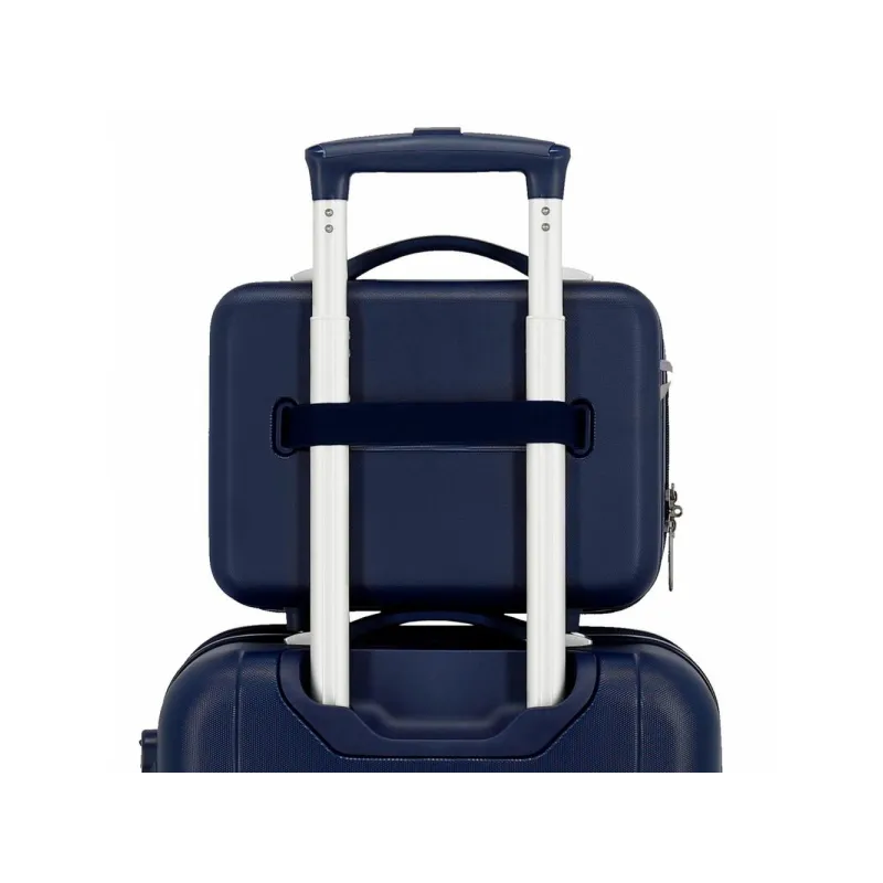 Cestovný kozmetický kufrík PEPE JEANS Molly – 21x29x15 cm, 9L, s odnímateľným popruhom a priehradkami Cestovný kozmetický kufrík PEPE JEANS Molly – 21x29x15 cm, 9L, s odnímateľným popruhom a priehradkami