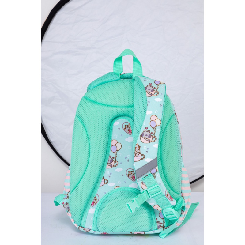 Školní batoh pro první stupeň AstraBAG KITTY´S WORLD, AB330, 502024001 Školní batoh pro první stupeň AstraBAG KITTY´S WORLD, AB330, 502024001