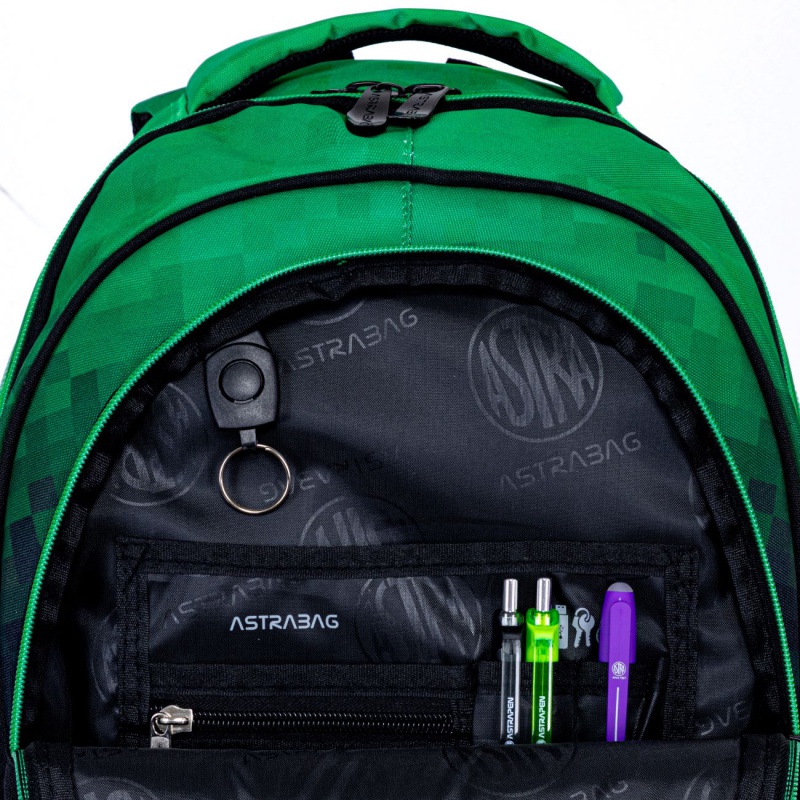 Školní batoh AstraBAG PIXEL HERO, AB300, 502024096 Školní batoh AstraBAG PIXEL HERO, AB300, 502024096