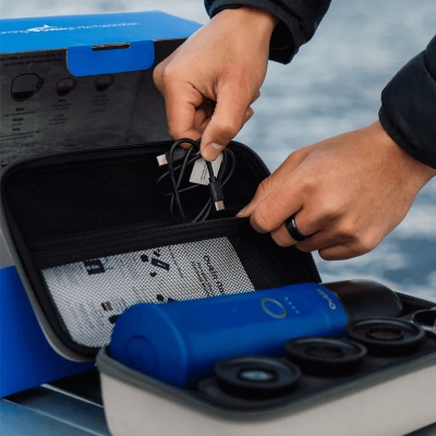 outin-nano-portable-espresso-machine-ocean-blue-cestovni-obal