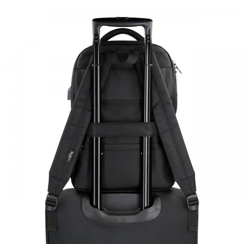 Batoh na notebook 15,6" Pepe Jeans Blackmore, 7052342 Batoh na notebook 15,6" Pepe Jeans Blackmore, 7052342