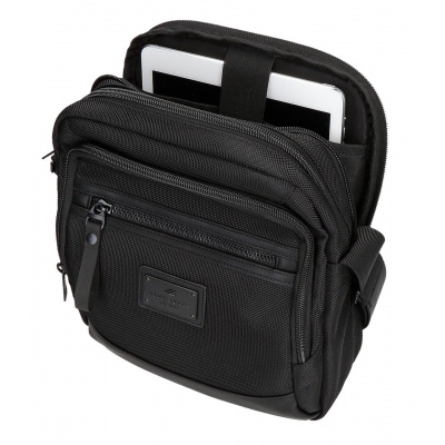 Pánska crossbody taška na tablet Pepe Jeans Blackmore, čierna, 7055742 Pánska crossbody taška na tablet Pepe Jeans Blackmore, čierna, 7055742