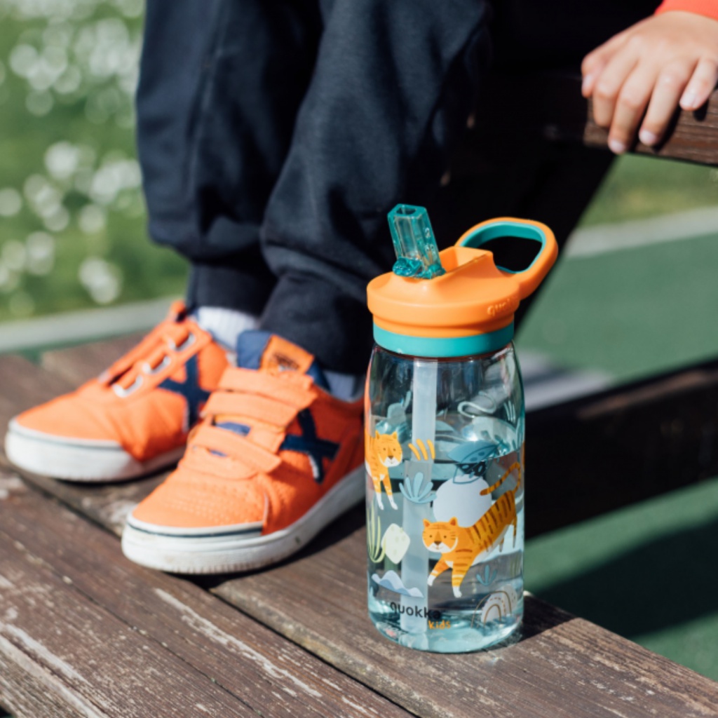 Quokka Kids Glow, Plastová láhev s brčkem Tigers, 580ml, 40281
