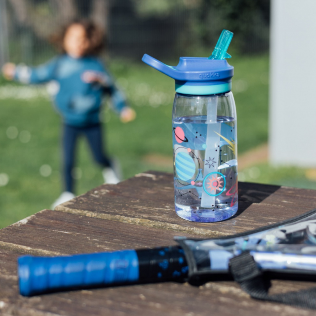 Quokka Kids Glow, Plastová láhev s brčkem Space, 580ml, 40282