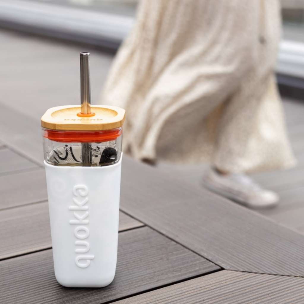 QUOKKA Cube, Skleněná sklenice se silikonovým povrchem GRAFFITI, 540ml, 40053