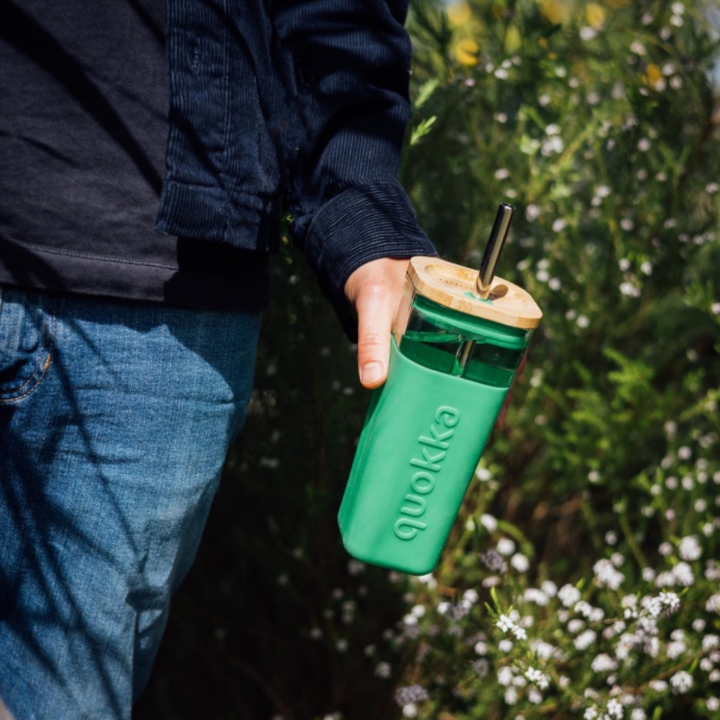 QUOKKA Cube, Skleněná sklenice se silikonovým povrchem GREEN, 540ml, 40061