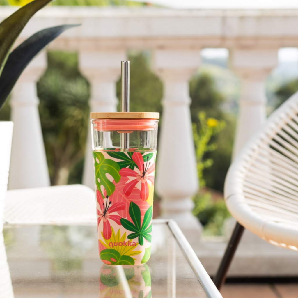 Quokka Cube, Skleněná sklenice se silikonovým povrchem Pink Jungle, 540ml, 40057