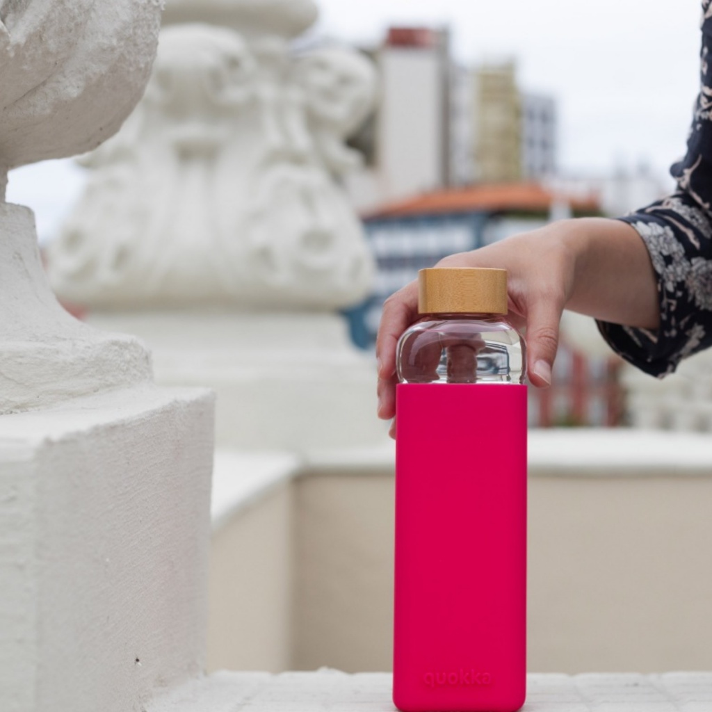 Quokka Storm, Sklenená fľaša so silikónovým povrchom Maroon, 700ml, 40025