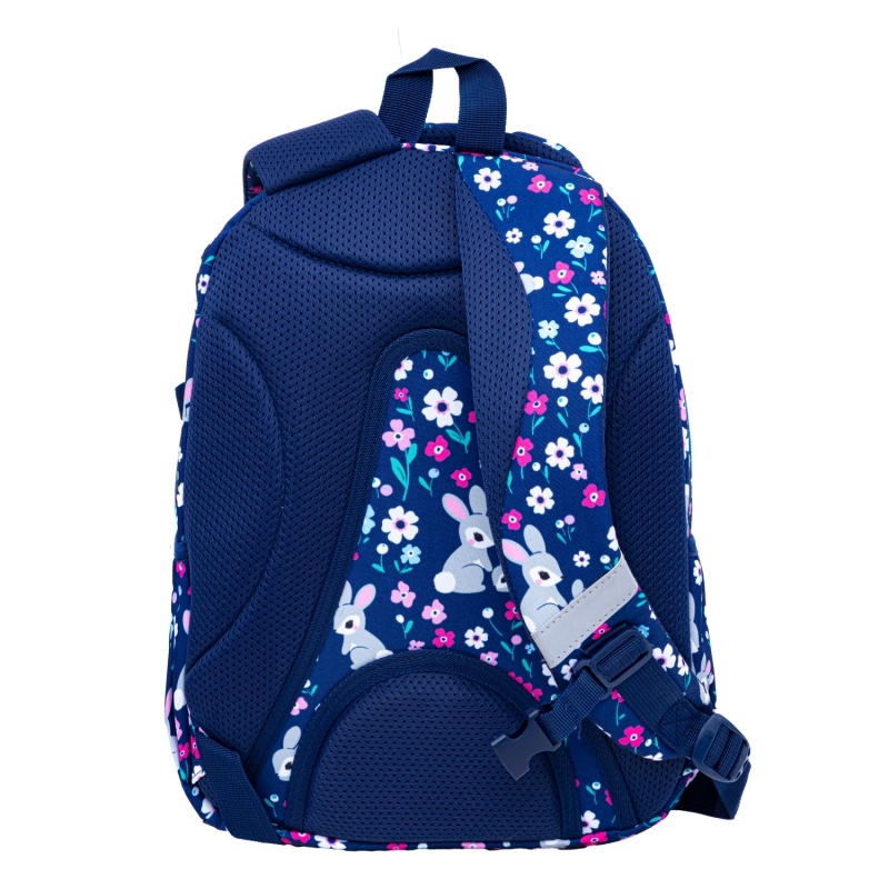 Menší školní batoh od značky AstraBAG je perfektním společníkem pro vašeho školáka. Je vhodný pro žáky od 6-9 let. S objemem Menší školní batoh od značky AstraBAG je perfektním společníkem pro vašeho školáka. Je vhodný pro žáky od 6-9 let. S objemem