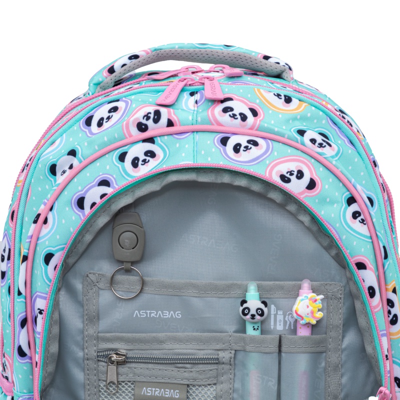 Objevte dokonalého společníka pro vaše školní dobrodružství s batohem AstraBAG. Ergonomický design, prostorné komory a odolný Objevte dokonalého společníka pro vaše školní dobrodružství s batohem AstraBAG. Ergonomický design, prostorné komory a odolný