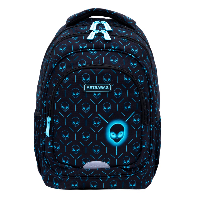 Menší školní batoh od značky AstraBAG je perfektním společníkem pro vašeho školáka. Je vhodný pro žáky od 6-9 let. S objemem Menší školní batoh od značky AstraBAG je perfektním společníkem pro vašeho školáka. Je vhodný pro žáky od 6-9 let. S objemem