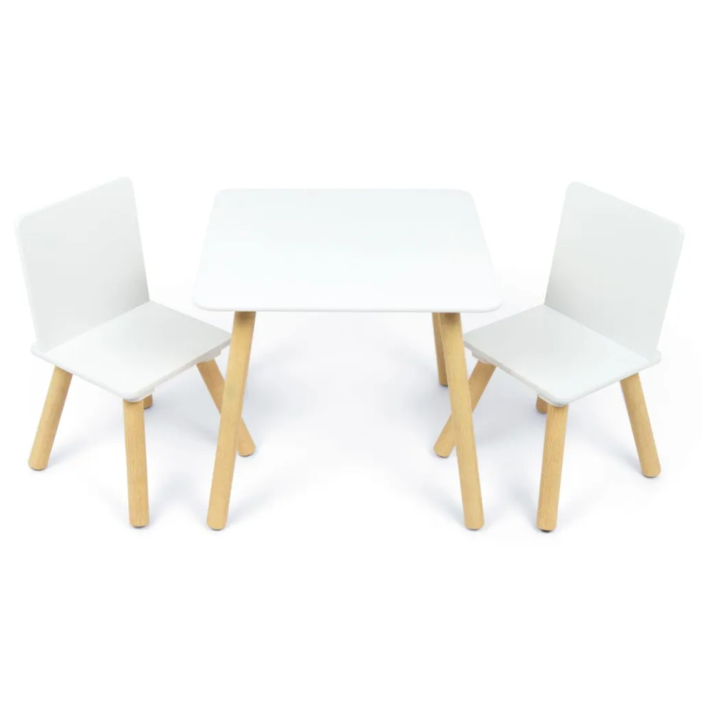 Dětský dřevěný stolek se 2 židlemi Arditex Kids. Rozměry stolku 50 x 50 x 44 cm, židlí 26,5 x 26,5 x 50 cm.