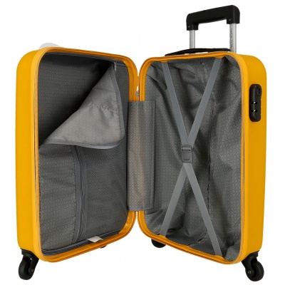 Pevné skořepinové cestovní kufry s nadčasovým designem od renomovaného španělského výrobce JOUMMA BAGS. Pevné skořepinové cestovní kufry s nadčasovým designem od renomovaného španělského výrobce JOUMMA BAGS.