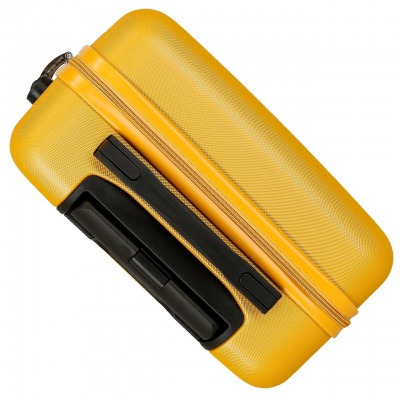 Pevné skořepinové cestovní kufry s nadčasovým designem od renomovaného španělského výrobce JOUMMA BAGS. Pevné skořepinové cestovní kufry s nadčasovým designem od renomovaného španělského výrobce JOUMMA BAGS.