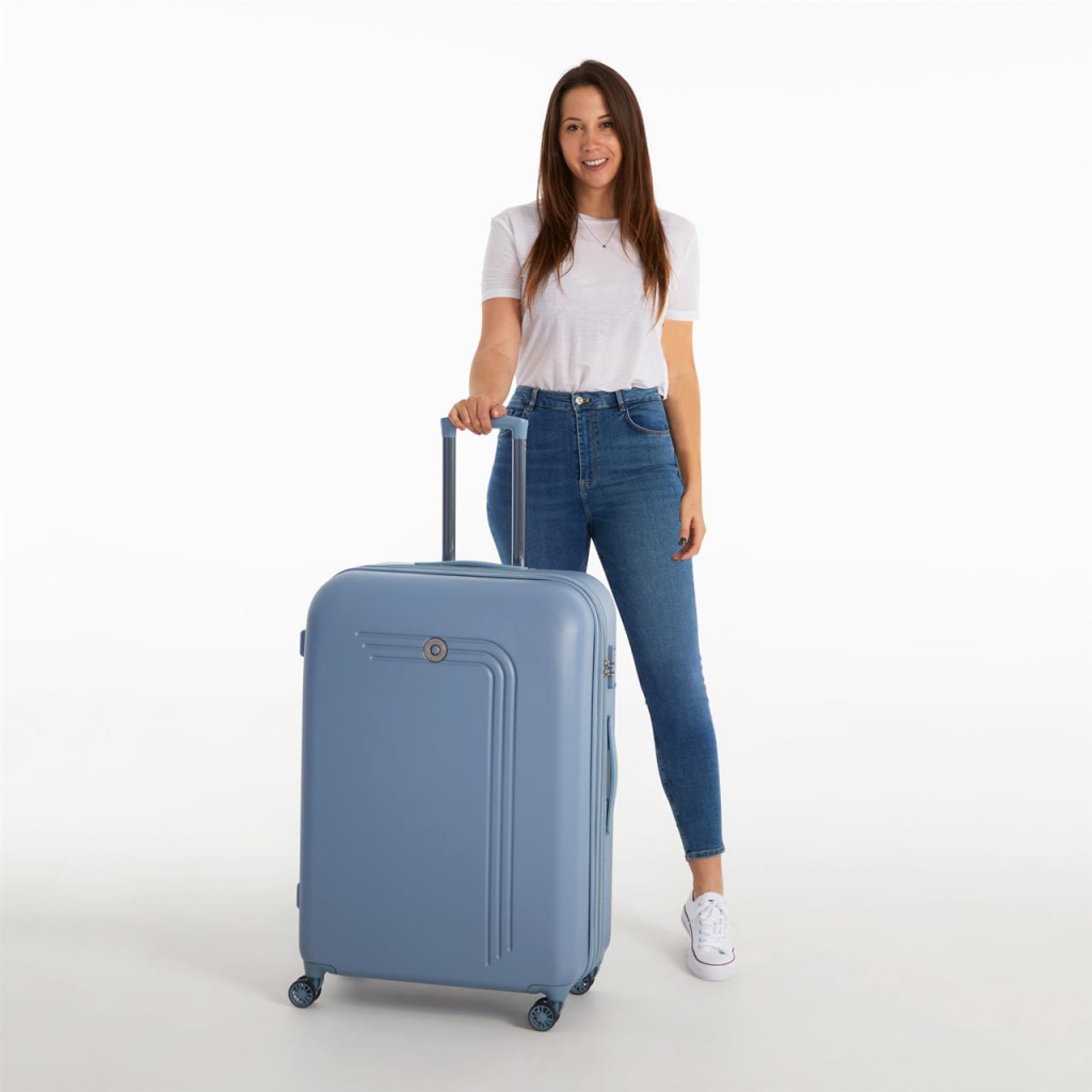 Hledáte spolehlivého partnera pro vaše dobrodružství? Představujeme vám cestovní kufr MOVOM Riga - elegantní a praktické řešení