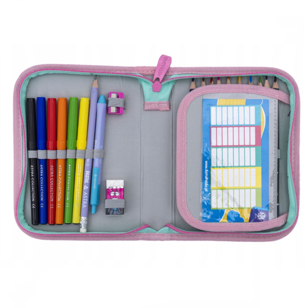 Vyklápěcí penál AstraBAG s kompletní výbavou kvalitních psacích potřeb. Ideální pro první stupeň ZŠ. Ušetřete čas a získejte