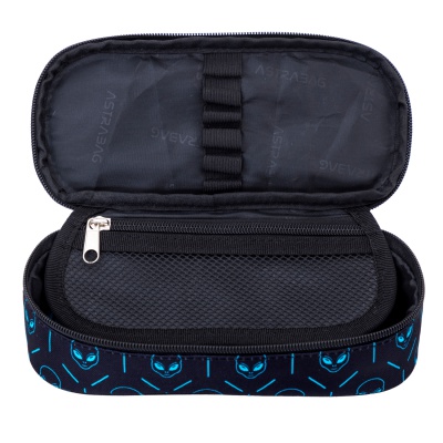 Penál ASTRABAG je stylový a praktický doplněk pro školáky. Díky organizéru budou všechny psací potřeby přehledně uspořádány Penál ASTRABAG je stylový a praktický doplněk pro školáky. Díky organizéru budou všechny psací potřeby přehledně uspořádány