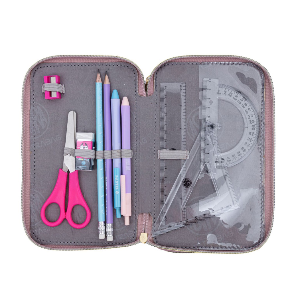 Trojposchodový peračník AstraBAG s kompletnou náplňou kvalitných písacích potrieb je perfektným riešením pre školákov. S týmto p