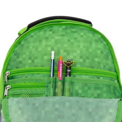 Školský batoh MINECRAFT s ergonomickým chrbtom a reflexnými prvkami. Obsahuje 3 priehradky a 2 vonkajšie vrecká. Vyrobený z nepr Školský batoh MINECRAFT s ergonomickým chrbtom a reflexnými prvkami. Obsahuje 3 priehradky a 2 vonkajšie vrecká. Vyrobený z nepr