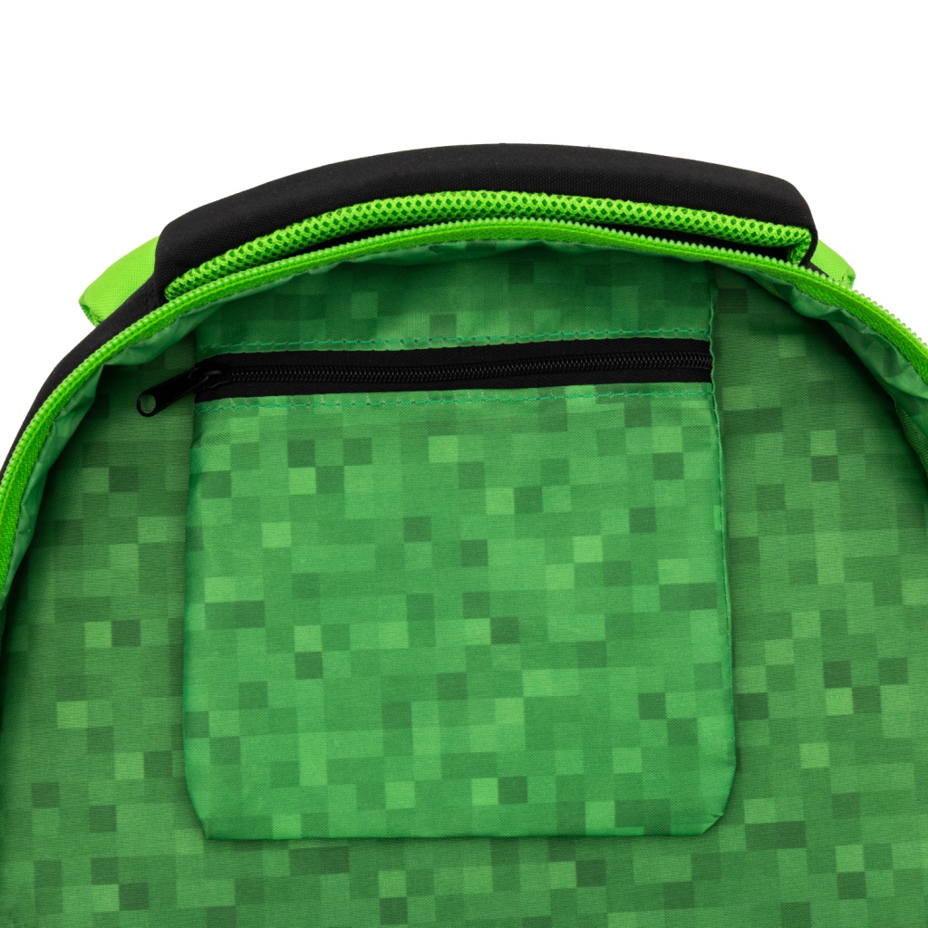 Školní batoh MINECRAFT s ergonomickými zády a reflexními prvky. Obsahuje 3 přihrádky a 2 vnější kapsy. Vyroben z nepr