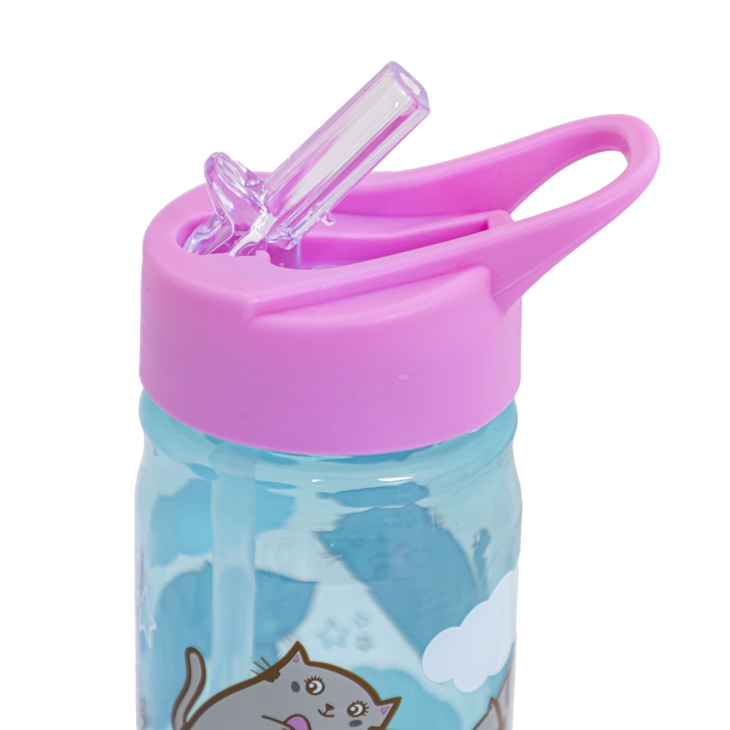 Praktická fľaša AQUA PURE s atraktívnym motívom. Vyrobená z bezpečného plastu bez BPA s objemom 450 ml. Vďaka praktickému popruh