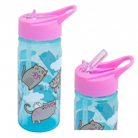 Praktická fľaša AQUA PURE s atraktívnym motívom. Vyrobená z bezpečného plastu bez BPA s objemom 450 ml. Vďaka praktickému popruh