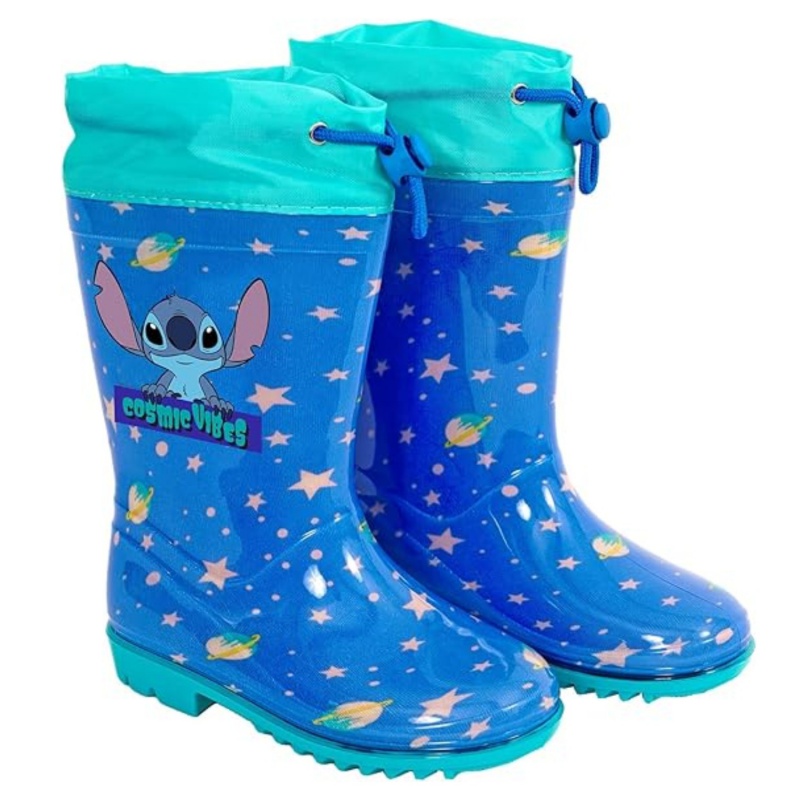 Detské gumáky Perletti Kids s motívom obľúbenej postavičky Lilo & Stitch rozžiaria každý daždivý deň. Vďaka protišmykovej podráž Detské gumáky Perletti Kids s motívom obľúbenej postavičky Lilo & Stitch rozžiaria každý daždivý deň. Vďaka protišmykovej podráž