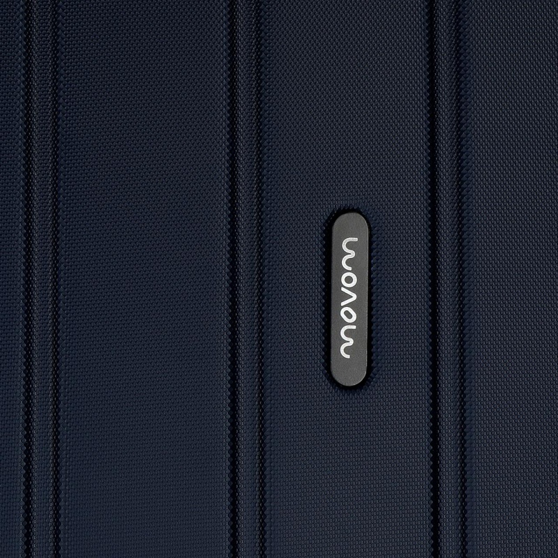 Objevte svět s elegantním skořepinovým kufrem MOVEM Wood ve velikosti L. Prostorný interiér, 4 otočná kolečka a TSA zámek zabezp