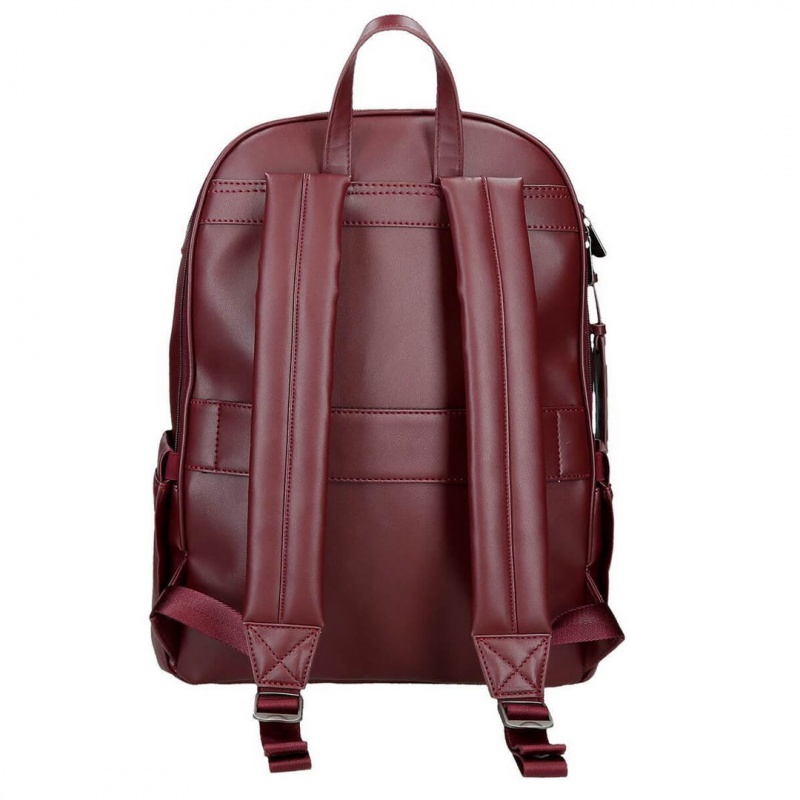 Elegantní batoh Pepe Jeans Sprig v bordó barvě je ideální pro každodenní nošení do práce, školy i na cestování. Nabízí bezp