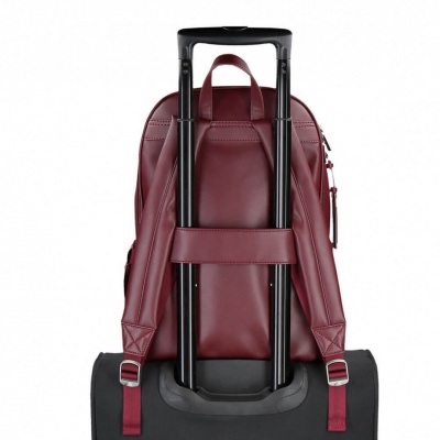 Elegantní batoh Pepe Jeans Sprig v bordó barvě je ideální pro každodenní nošení do práce, školy i na cestování. Nabízí bezp