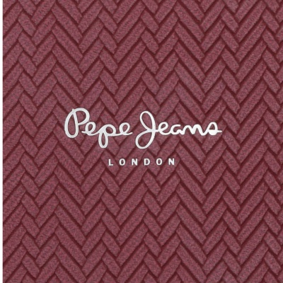 Elegantní batoh Pepe Jeans Sprig v bordó barvě je ideální pro každodenní nošení do práce, školy i na cestování. Nabízí bezp