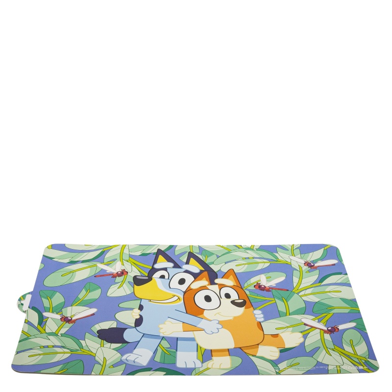 Podložka na stůl v oblíbeném designu pohádkovém designu chrání nábytek proti poškození, je vhodná jako pracovní podložka, nebo