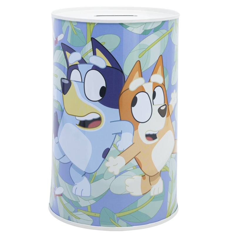 Kovová pokladnička Bluey je ideální pro první dětské úspory. Je vyrobena z kovu a zdobena oficiálním motivem oblíbeného seriálu 