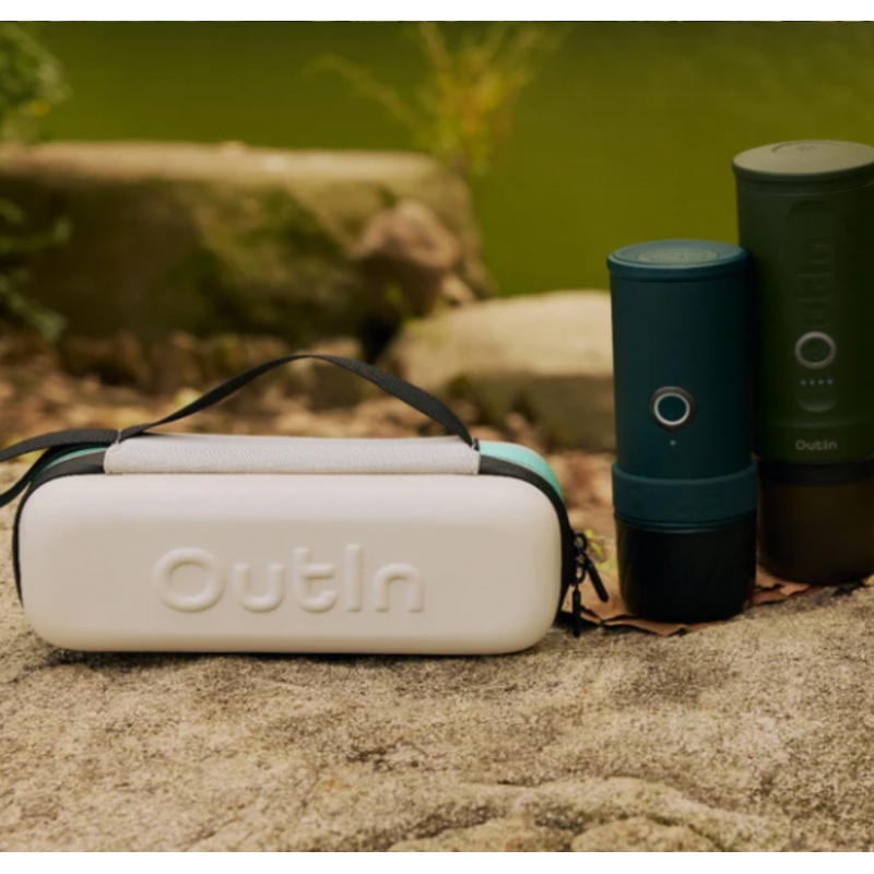 Ochranný cestovní obal OutIn EVA Protective Case je univerzální obal určený pro kávovary OutIn Mino, Nano i Fino. Odolný PU mat