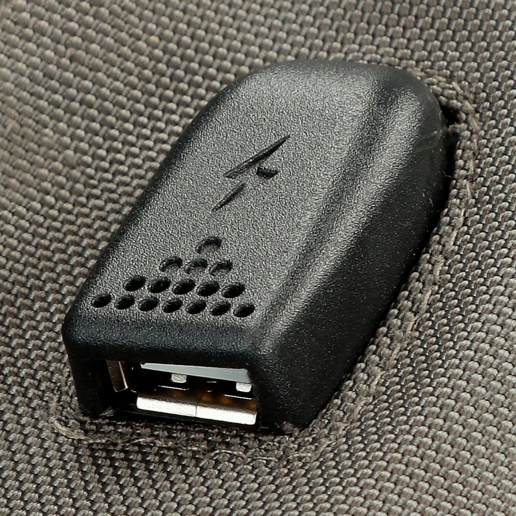 Cestovní batoh Movem Buster Grey 40 cm – batoh s USB portem