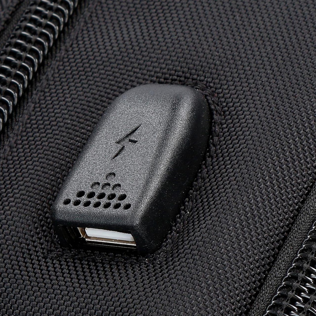 Cestovný batoh Movom Buster Black 40 cm – batoh s USB portom