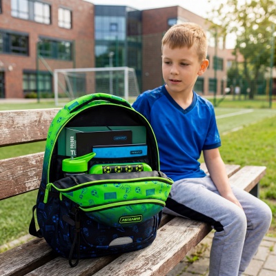 Školní batoh AstraBAG OMBRE FOOTBALL AB300 42×30×19 cm