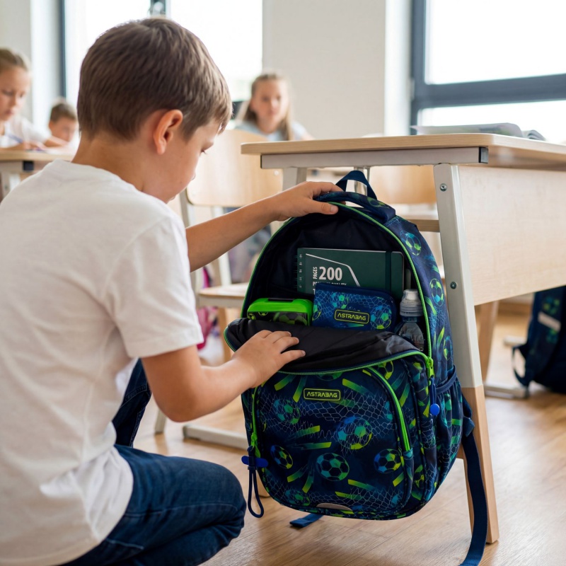 Školní batoh AstraBAG FOOTBALL AB300 42×30×19 cm