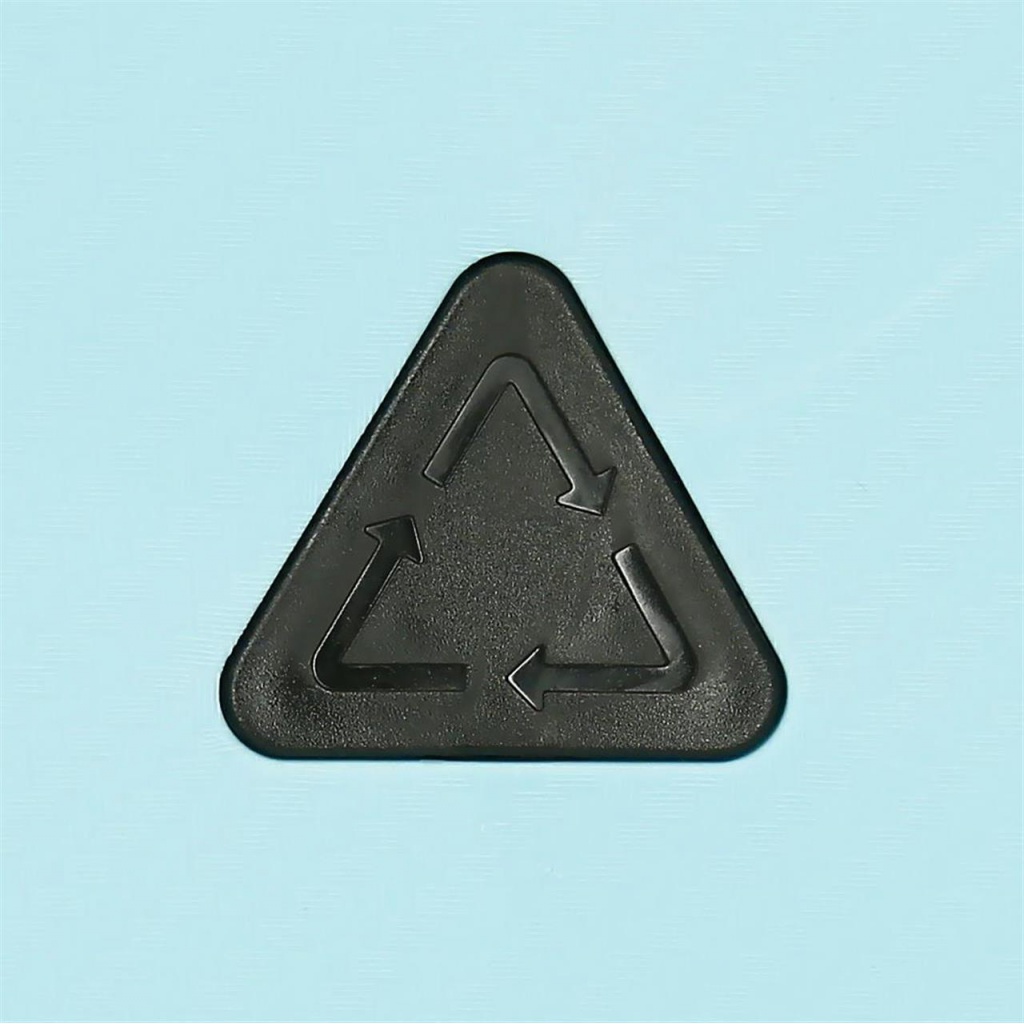 Velký kufr Movom Dimension o velikosti 75 cm je ideální pro dlouhé cestování a rodinné dovolené. Nabízí pevný skořepinový materi