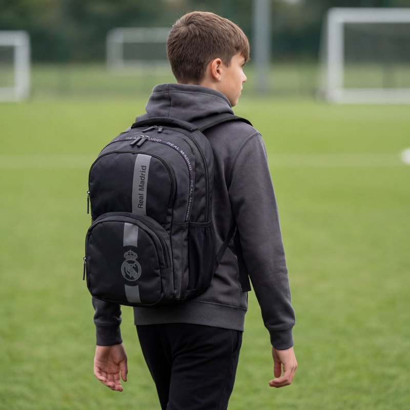 Studentský batoh FC Barcelona Black - sportovní design, praktické členění a komfort pro každý den! Ideální pro školu i volný