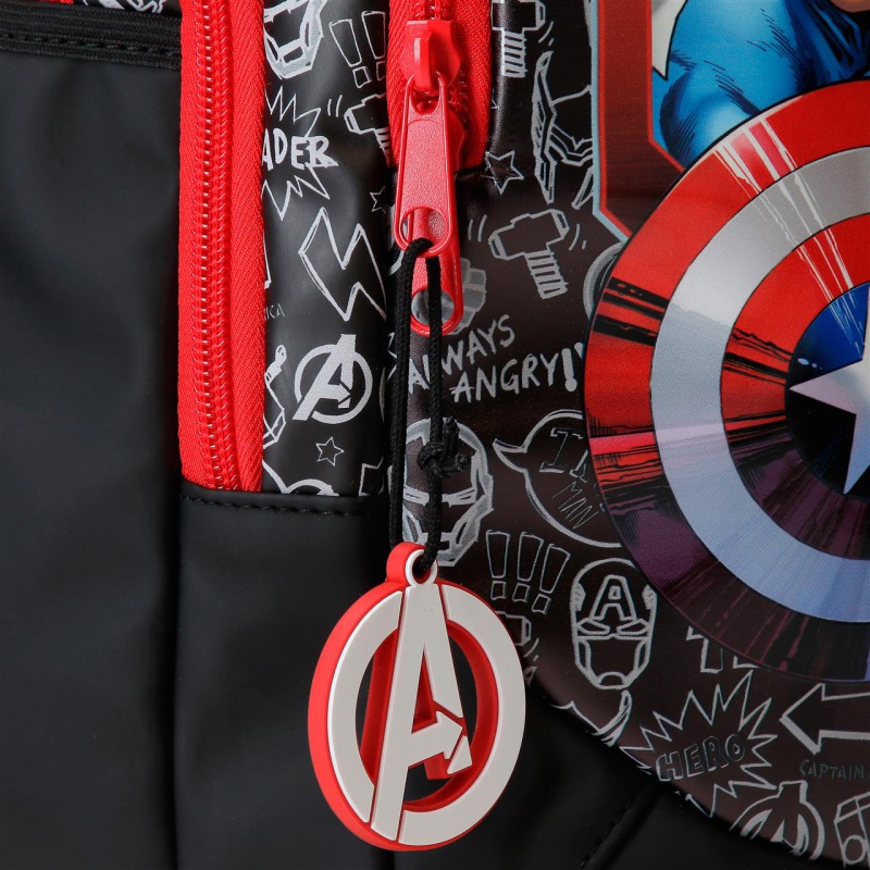 Školní batoh na kolečkách Team Avengers s motivem oblíbených hrdinů Marvel a odnímatelným vozíkem umožňuje použití jako batoh