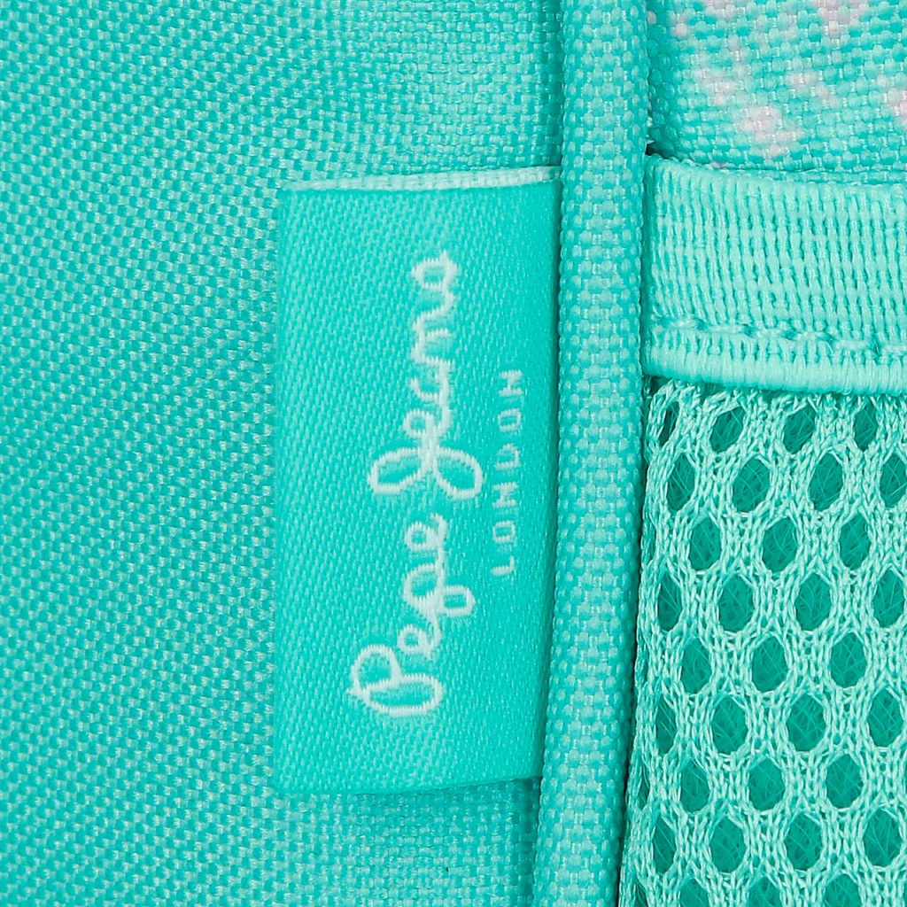 Školní batoh na kolečkách Pepe Jeans Sun s tyrkysovým vzorem a odnímatelným vozíkem umožňuje použití jako batoh i jako taška.