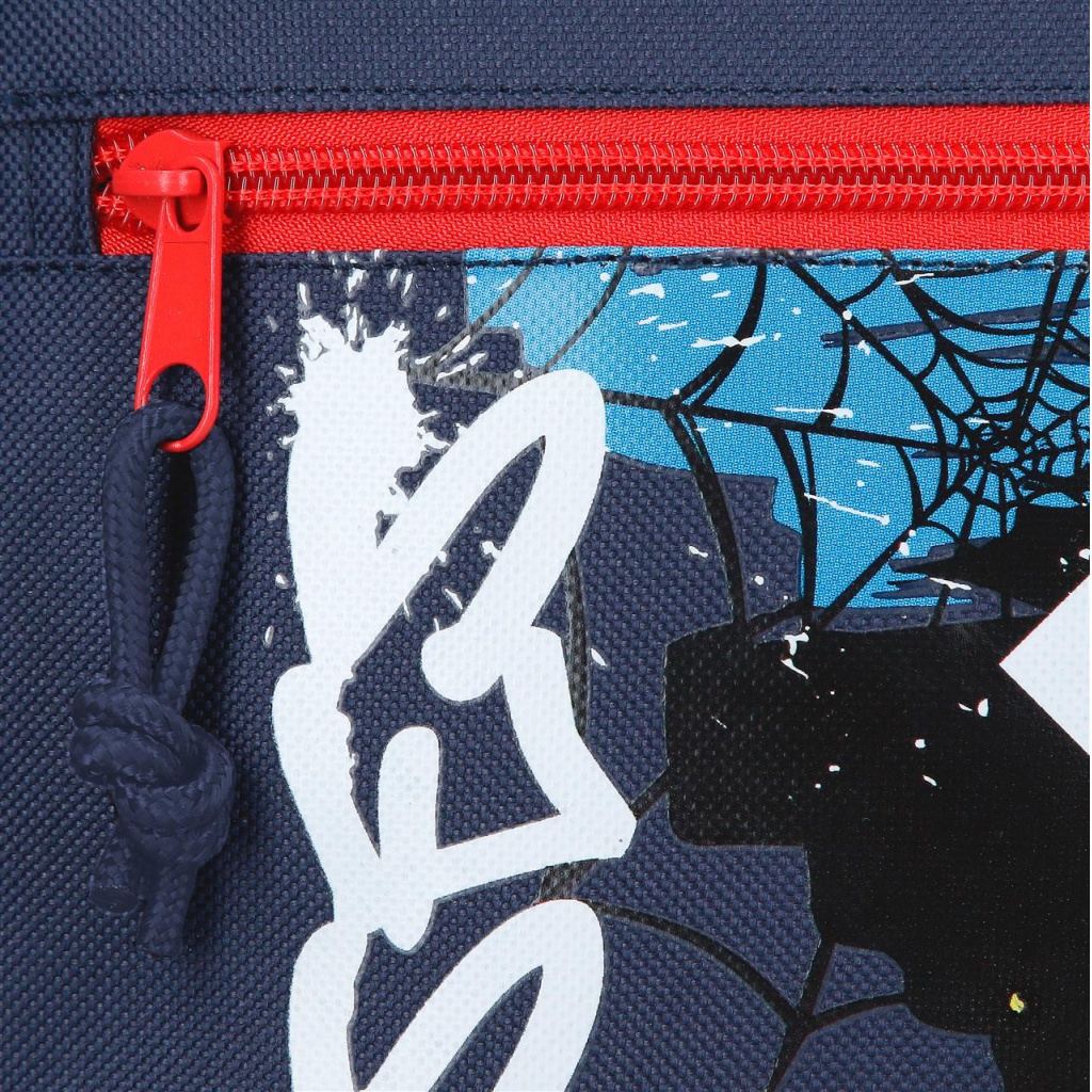 Školní batoh na kolečkách Spiderman Graffity s výrazným pouličním grafitovým motivem a oblíbenou postavičkou Spidermana umožní