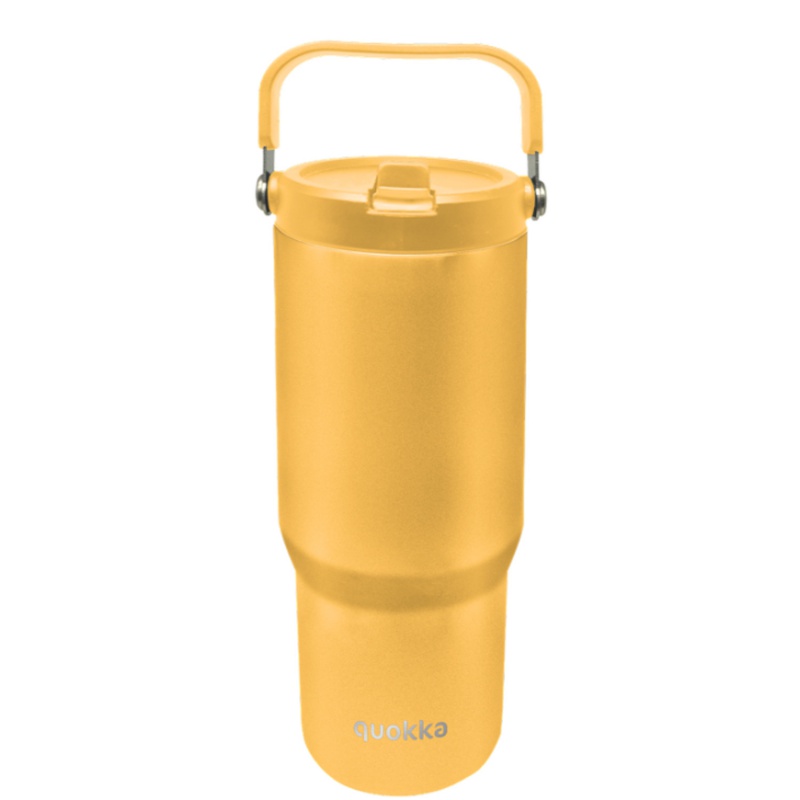 Nerezový termopohár Quokka Core Saffron Yellow o objemu 860 ml je praktickým společníkem na každodenní cesty, do práce i na