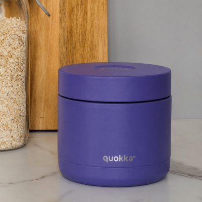 Nerezová termodóza na jídlo Quokka Whim Dusk Blue o objemu 600 ml je praktickým řešením pro přenášení jídla do práce, školy či