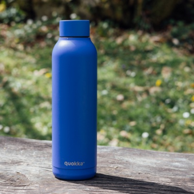 nerezova-flasa-quokka-solid-dusk-blue-termoska-630-ml-12060