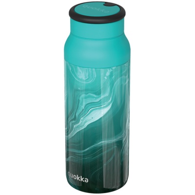 Nerezová termofľaša Quokka Echo s objemom 690 ml v dizajne Liquid Marble. Vďaka dvojitej vákuovej izolácii udrží nápoje teplé až