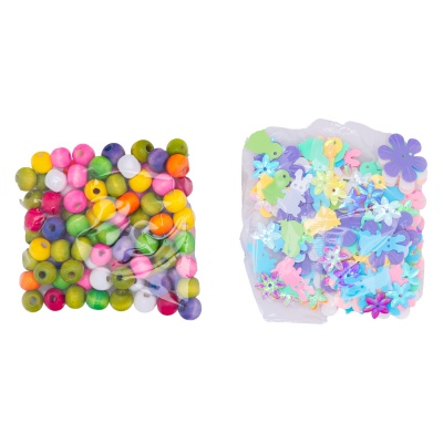 Jarná kreatívna sada Astra Creativo obsahuje 2000 prvkov z rôznych materiálov, ktoré inšpirujú deti k experimentovaniu a tvoreni